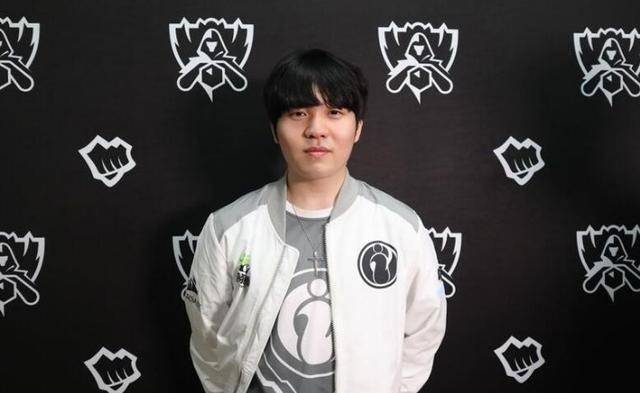 图片报：雅克松放弃了部分应得的款项，以促成拜仁的租借交易