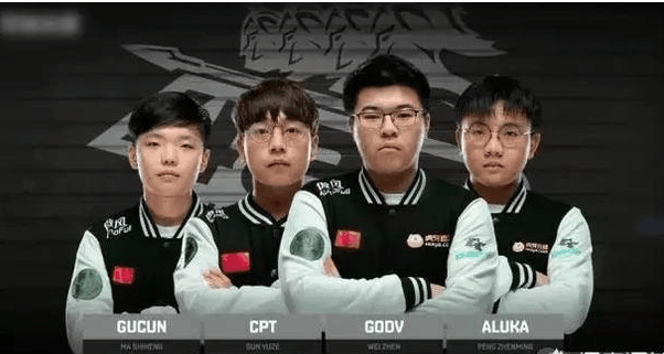 体育这一刻只为国足 3万球迷涌入苏州奥体中心