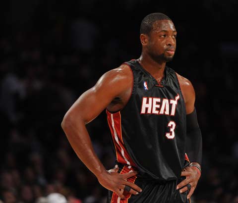 2024年中国篮球名人堂入堂仪式举行 巩晓彬正.