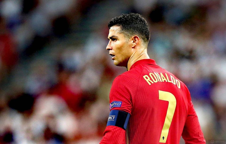 赛场之外更 赛场之外更